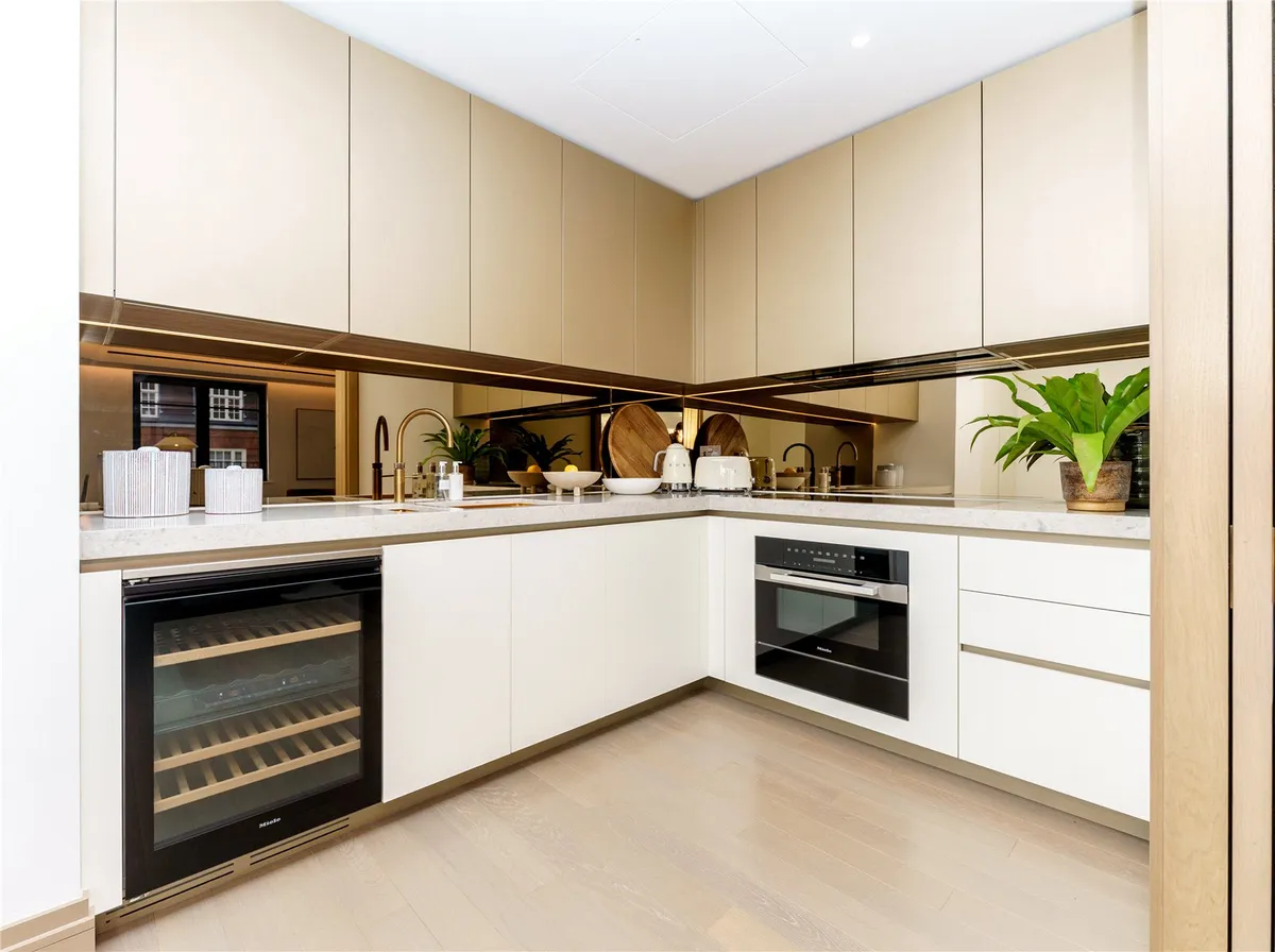 The Lucan Chelsea Autograph Collection Residences