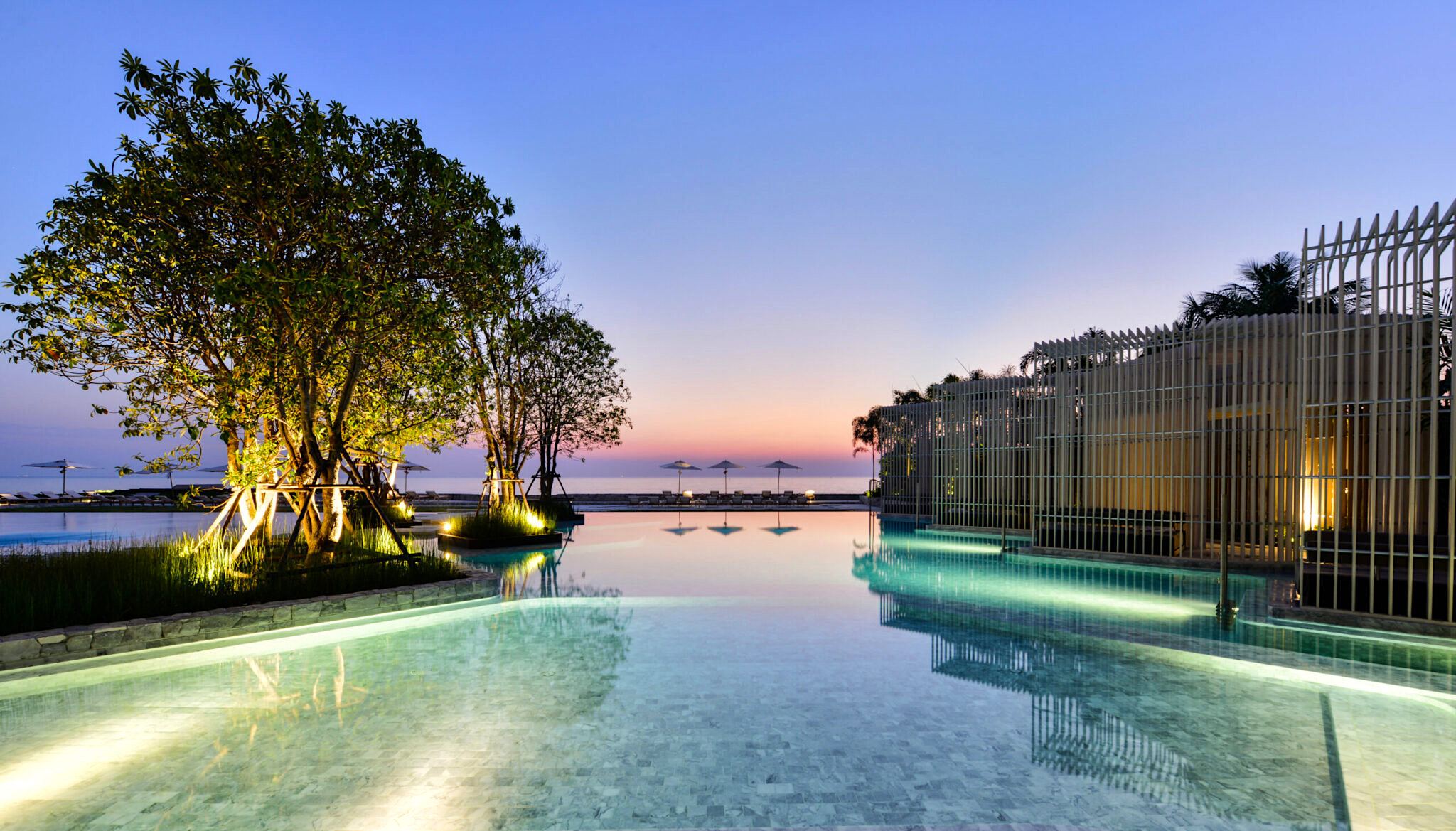 Experience truly exquisite living at Veranda Residence Pattaya, a mixed-use project that offers a peaceful retreat while preserving ultimate privacy.