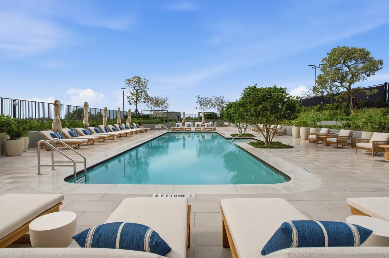 The Ritz-Carlton Residences Tampa swimming pool