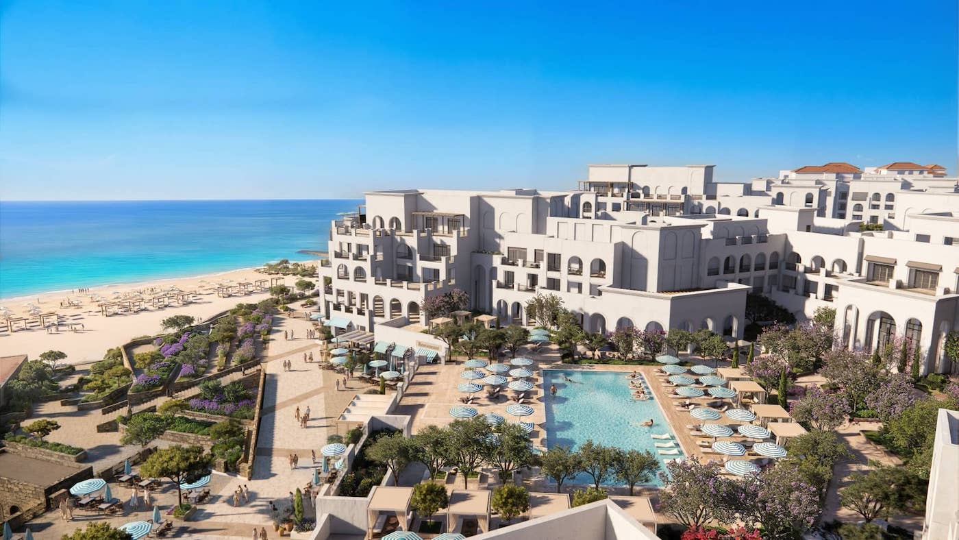 Nammos Ras El Hekma brings together the vibrant social energy of Nammos lifestyle with the effortless ease of Mediterranean living.