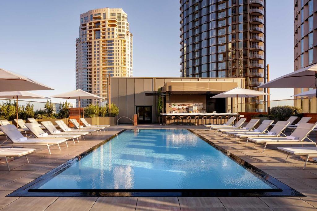 Fairmont Residences Century Plaza